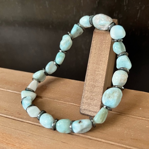 Larimar Genuine Natural Stone Crystal 8mm Beaded Stretch Bracelet - Picture 1 of 8